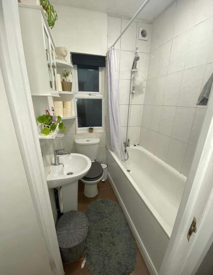 Guest Bedroom With King Size Bed In Brixton London Luaran gambar